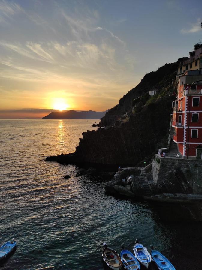 Ca'La Luna - In Centro Con Terrazza Riomaggiore Luaran gambar
