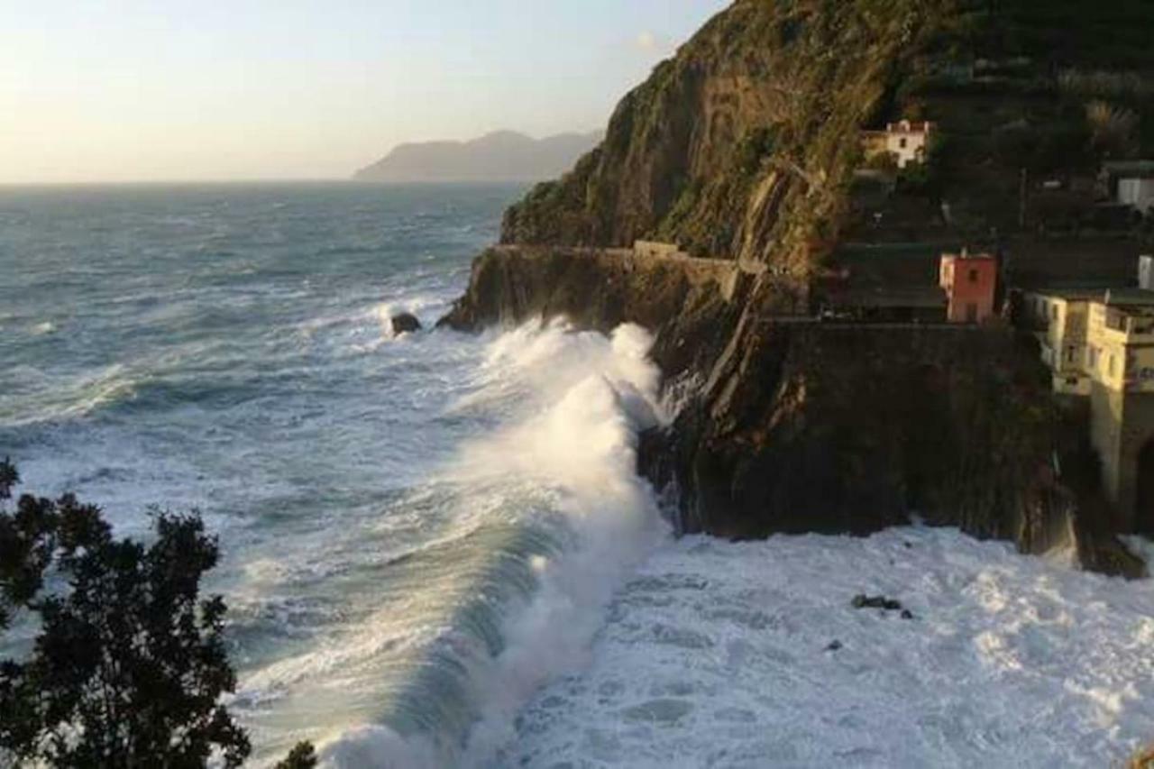 Ca'La Luna - In Centro Con Terrazza Riomaggiore Luaran gambar