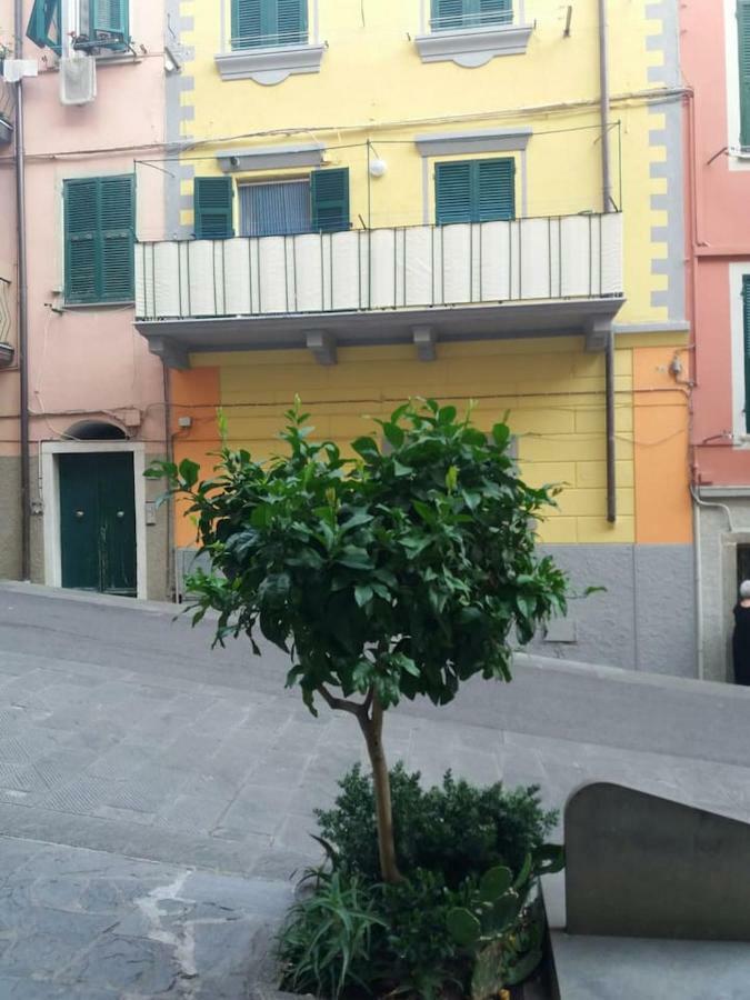Ca'La Luna - In Centro Con Terrazza Riomaggiore Luaran gambar