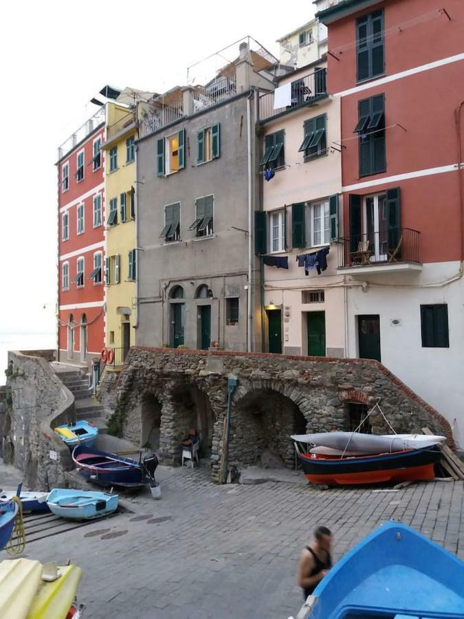 Ca'La Luna - In Centro Con Terrazza Riomaggiore Luaran gambar