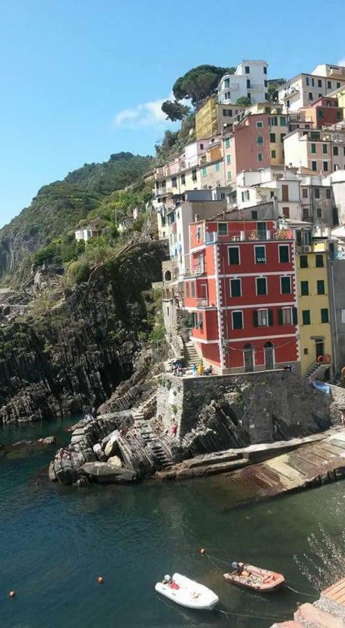 Ca'La Luna - In Centro Con Terrazza Riomaggiore Luaran gambar